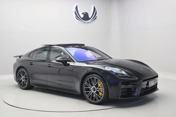 Foto do veículo PORSCHE PANAMERA Turbo S E-Hybrid 2025/2026 498 KM R$ 1.690.000,00