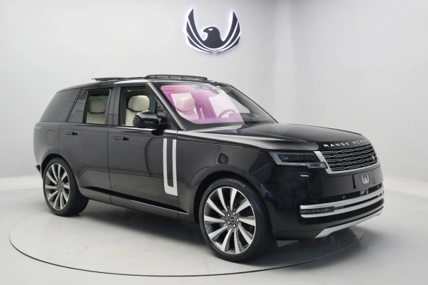Foto do veículo LAND ROVER RANGE ROVER D350 First Edition MHEV 2022/2023 24.330 KM R$ 999.000,00
