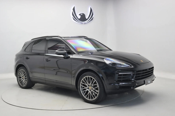 Foto do veículo PORSCHE CAYENNE E-Hybrid Platinum Edition 2023/2023 17.000 KM R$ 640.000,00