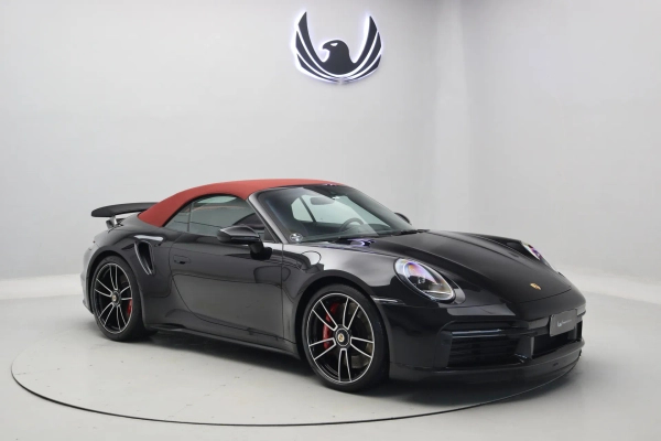 Foto do veículo PORSCHE 911 Turbo Cabriolet 2023/2024 5.600 KM R$ 1.370.000,00