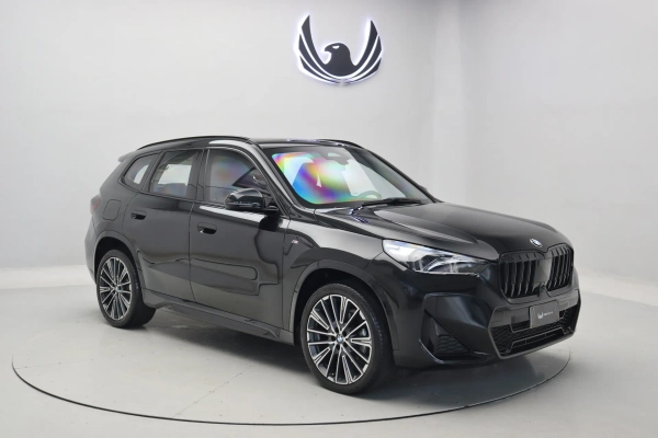 Foto do veículo BMW X1 2.0 16V TURBO GASOLINA SDRIVE20I M SPORT STEPTRONIC 2023/2023 5.400 KM R$ 349.000,00