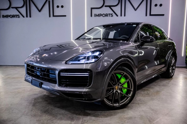 Foto do veículo PORSCHE CAYENNE 4.0 V8 E-HYBRID TURBO S COUPÉ AWD TIPTRONIC S 2021/2021 34.900 KM R$ 899.900,00