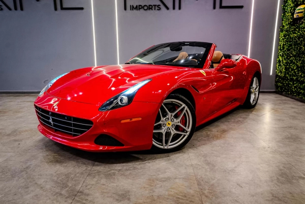 Foto do veículo FERRARI CALIFORNIA 3.9 V8 TURBO GASOLINA T F1-DCT 2016/2017 8.900 KM R$ 2.099.900,00