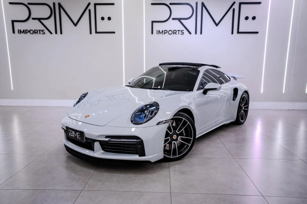 Foto do veículo PORSCHE 911 3.8 24V H6 GASOLINA TURBO PDK 2023/2023 4.900 KM R$ 1.228.900,00