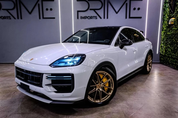 Foto do veículo PORSCHE CAYENNE 4.0 V8 GASOLINA TURBO GT COUPÉ AWD TIPTRONIC S 2023/2024 2.400 KM R$ 1.650.900,00