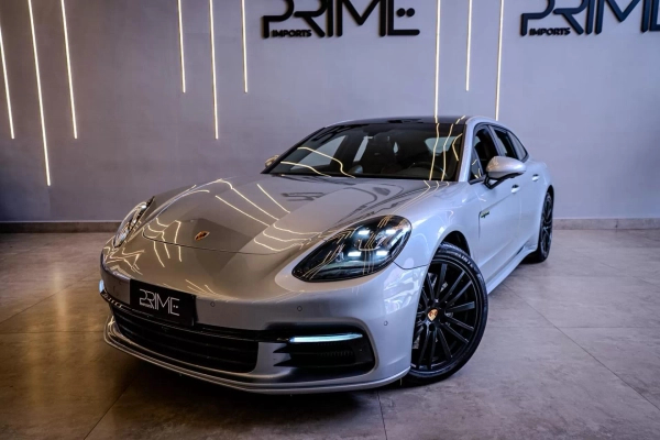 Foto do veículo PORSCHE PANAMERA 2.9 V6 E-HYBRID 4 SPORT TURISMO PDK 2018/2018 45.900 KM R$ 489.900,00