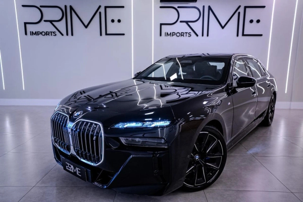 Foto do veículo BMW i7 ELÉTRICO XDRIVE60 M SPORT 2024/2024 1.900 KM R$ 1.049.900,00