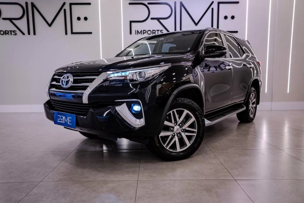 Foto do veículo TOYOTA HILUX SW4 2.8 SRX 4X4 16V TURBO INTERCOOLER DIESEL 4P AUTOMÁTICO 2018/2019 94.900 KM R$ 239.800,00