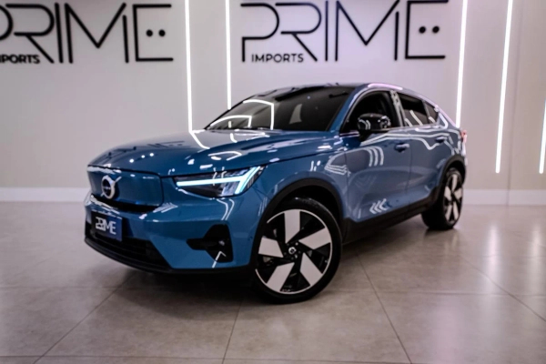 Foto do veículo VOLVO C40 P8 RECHARGE TWIN ELECTRIC ULTIMATE AWD 2022/2023 33.900 KM R$ 229.900,00