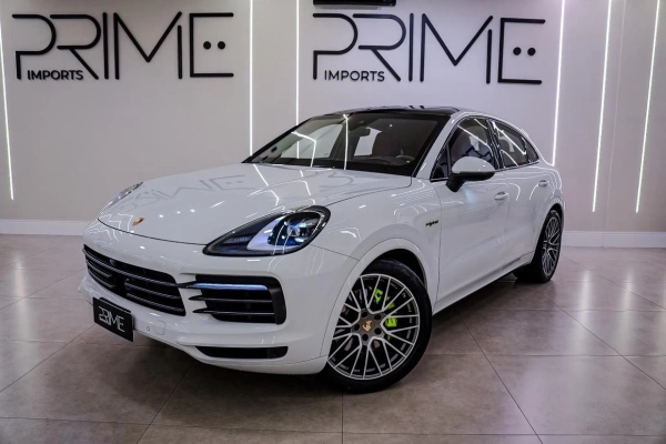 Foto do veículo PORSCHE CAYENNE 3.0 V6 E-HYBRID COUPÉ PLATINUM EDITION AWD TIPTRONIC S 2023/2023 17.900 KM R$ 729.900,00