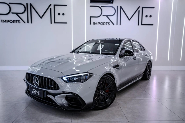 Foto do veículo MERCEDES-BENZ C 63 AMG 2.0 TURBO PHEV S E PERFORMANCE F1 EDITION 4MATIC+ SPEEDSHIFT 2024/2024 3.000 KM R$ 1.149.900,00