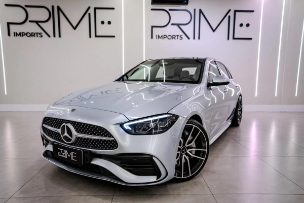 Foto do veículo MERCEDES-BENZ C 200 1.5 EQ BOOST HÍBRIDO AMG LINE 9G-TRONIC 2021/2022 31.900 KM R$ 339.800,00