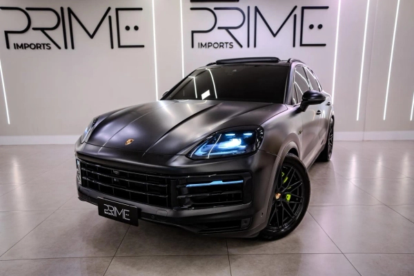 Foto do veículo PORSCHE CAYENNE 3.0 V6 E-HYBRID AWD TIPTRONIC S 2024/2024 12.300 KM R$ 729.800,00