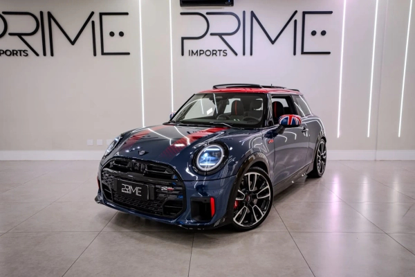 Foto do veículo MINI COOPER 2.0 16V TWINPOWER GASOLINA JOHN COOPER WORKS 2P STEPTRONIC 2025/2025 10.900 KM R$ 298.900,00