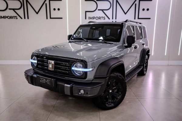 Foto do veículo GWM TANK 300 2.0 HI4-T PHEV 4X4 9HAT 2025/2026 900 KM R$ 409.000,00