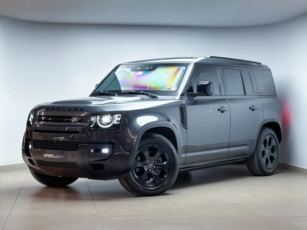 Foto do veículo LAND ROVER DEFENDER 110 SE 7 Lugares 2021/2022 39.485 KM R$ 529.000,00