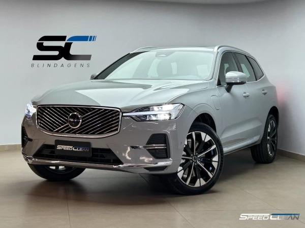 Foto do veículo VOLVO XC60 2.0 T8 PHEV ULTRA AWD GEARTRONIC 2025/2026 5.411 KM R$ 559.900,00