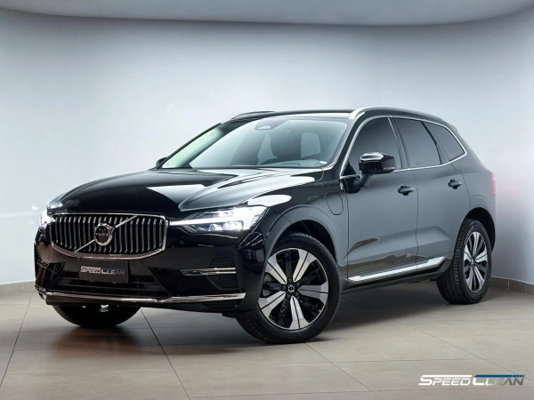 Foto do veículo VOLVO XC60 2.0 T8 RECHARGE PLUS AWD GEARTRONIC 2024/2024 28.124 KM R$ 294.900,00