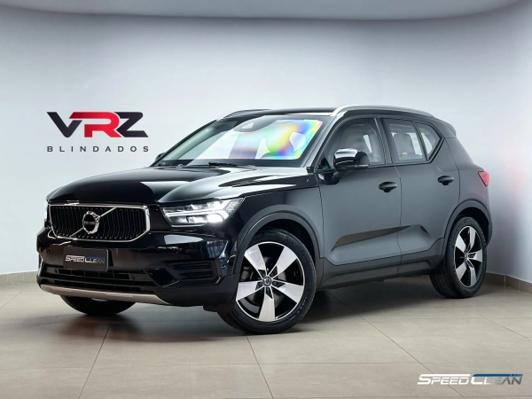 Foto do veículo VOLVO XC40 2.0 T4 GASOLINA MOMENTUM GEARTRONIC 2020/2020 71.669 KM R$ 164.800,00