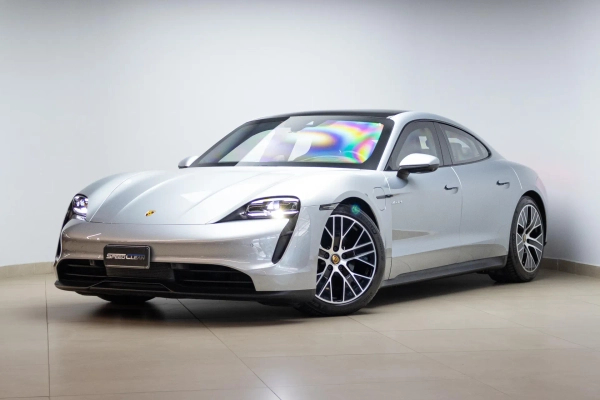 Foto do veículo PORSCHE TAYCAN ELÉTRICO 2021/2021 8.575 KM R$ 449.900,00