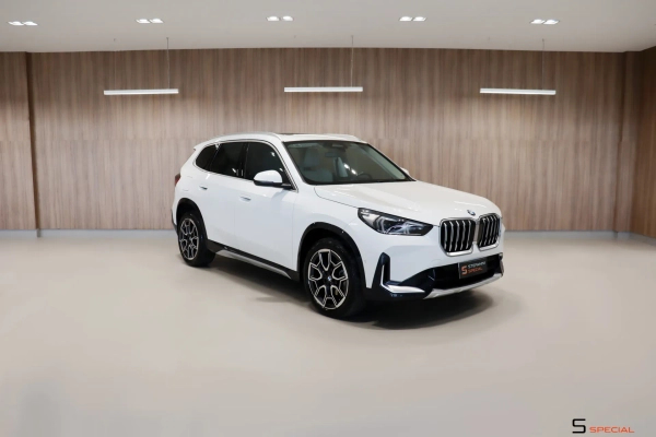 Foto do veículo BMW X1 2.0 16V TURBO GASOLINA SDRIVE20I X-LINE STEPTRONIC 2023/2024 32.662 KM R$ 264.890,00