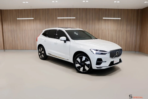 Foto do veículo VOLVO XC60 2.0 T8 RECHARGE ULTIMATE AWD GEARTRONIC 2024/2024 25.057 KM R$ 289.490,00