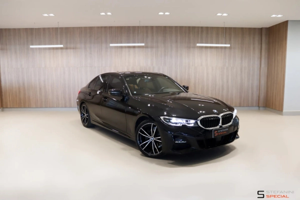 Foto do veículo BMW 320i 2.0 16V TURBO FLEX M SPORT AUTOMÁTICO 2020/2021 43.687 KM R$ 204.890,00
