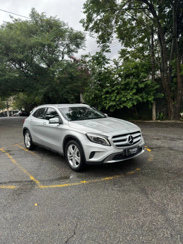 Foto do veículo MERCEDES-BENZ GLA 200 1.6 CGI ADVANCE 16V TURBO FLEX 4P AUTOMÁTICO 2016/2016 43.000 KM R$ 123.990,00
