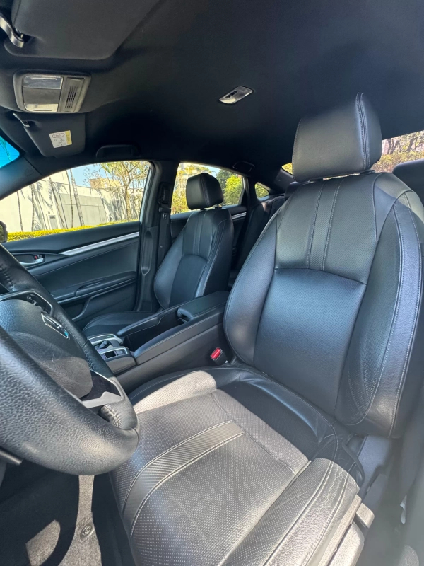 Foto do veículo HONDA CIVIC 2.0 16V FLEXONE EXL 4P CVT 2018/2018 106.900 KM R$ 107.990,00