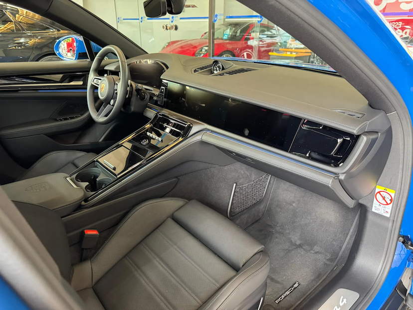 Foto do veículo PORSCHE PANAMERA 2.9 V6 E-HYBRID 4 PDK 2025 10.925 KM R$ 849.000,00