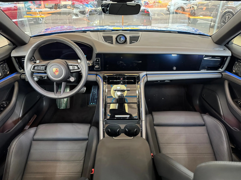 Foto do veículo PORSCHE PANAMERA 2.9 V6 E-HYBRID 4 PDK 2025 10.925 KM R$ 849.000,00