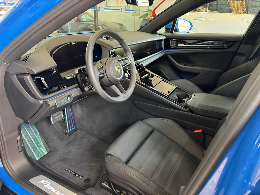 Foto do veículo PORSCHE PANAMERA 2.9 V6 E-HYBRID 4 PDK 2025 10.925 KM R$ 849.000,00