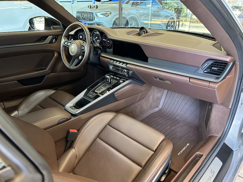 Foto do veículo PORSCHE 911 3.0 24V H6 GASOLINA CARRERA S PDK 2020 20.333 KM R$ 718.000,00