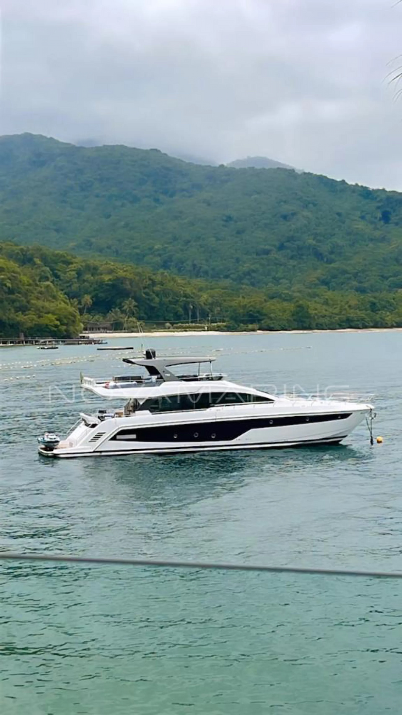 Foto do veículo SCHAEFER PHANTOM 77 0 MILHAS 23.000.000,00