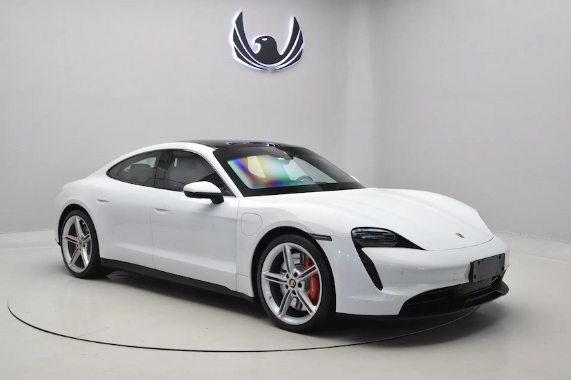 Foto do veículo PORSCHE TAYCAN 4S ELÉTRICO 2023 9.800 KM R$ 590.000,00