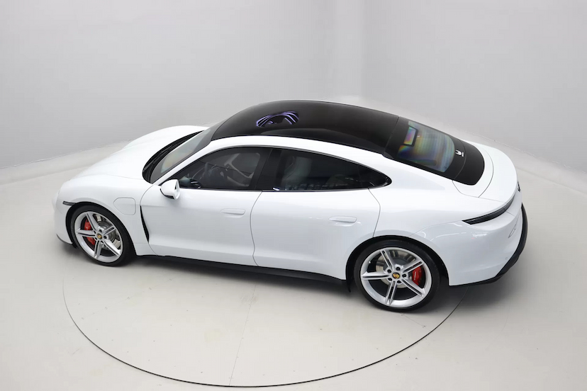 Foto do veículo PORSCHE TAYCAN 4S ELÉTRICO 2023 9.800 KM R$ 590.000,00