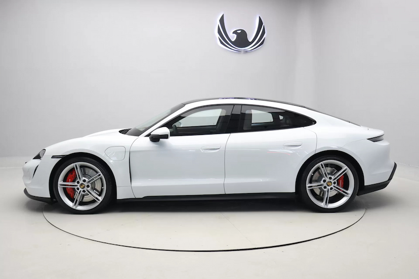 Foto do veículo PORSCHE TAYCAN 4S ELÉTRICO 2023 9.800 KM R$ 590.000,00