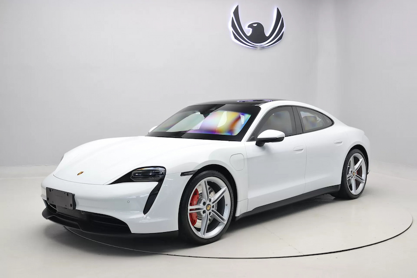 Foto do veículo PORSCHE TAYCAN 4S ELÉTRICO 2023 9.800 KM R$ 590.000,00