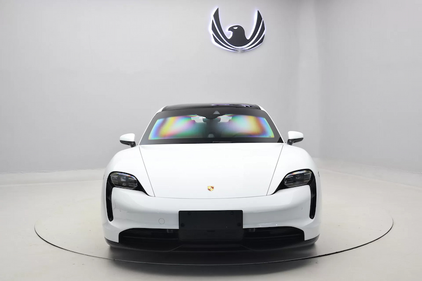 Foto do veículo PORSCHE TAYCAN 4S ELÉTRICO 2023 9.800 KM R$ 590.000,00