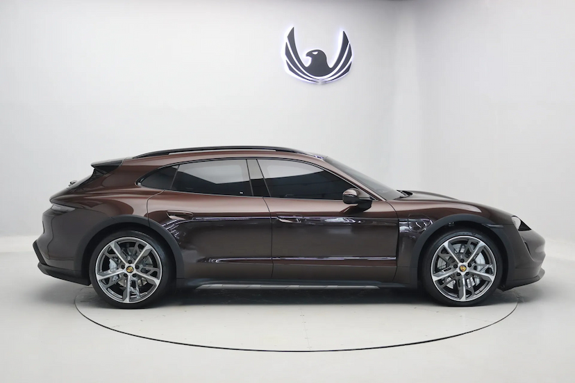 Foto do veículo PORSCHE TAYCAN 4 CROSS TURISMO ELÉTRICO 2023 15.740 KM R$ 620.000,00