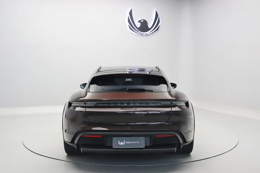 Foto do veículo PORSCHE TAYCAN 4 CROSS TURISMO ELÉTRICO 2023 15.740 KM R$ 620.000,00