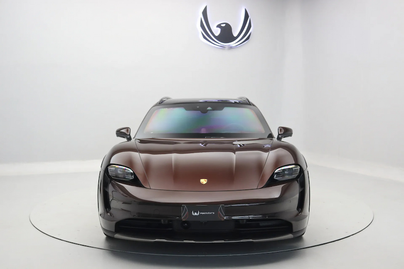 Foto do veículo PORSCHE TAYCAN 4 CROSS TURISMO ELÉTRICO 2023 15.740 KM R$ 620.000,00