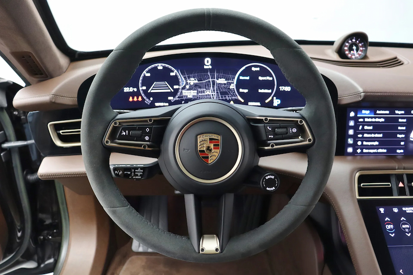 Foto do veículo PORSCHE TAYCAN 4 CROSS TURISMO ELÉTRICO 2023 15.740 KM R$ 620.000,00