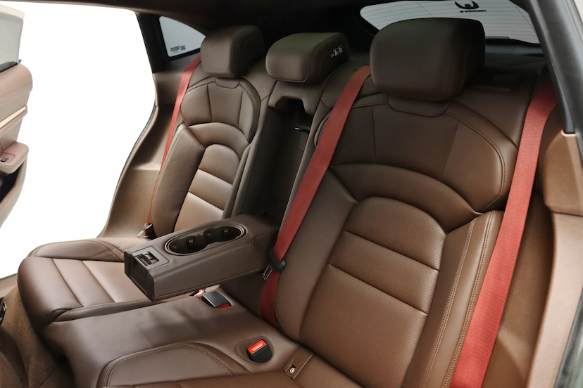 Foto do veículo PORSCHE TAYCAN 4 CROSS TURISMO ELÉTRICO 2023 15.740 KM R$ 620.000,00