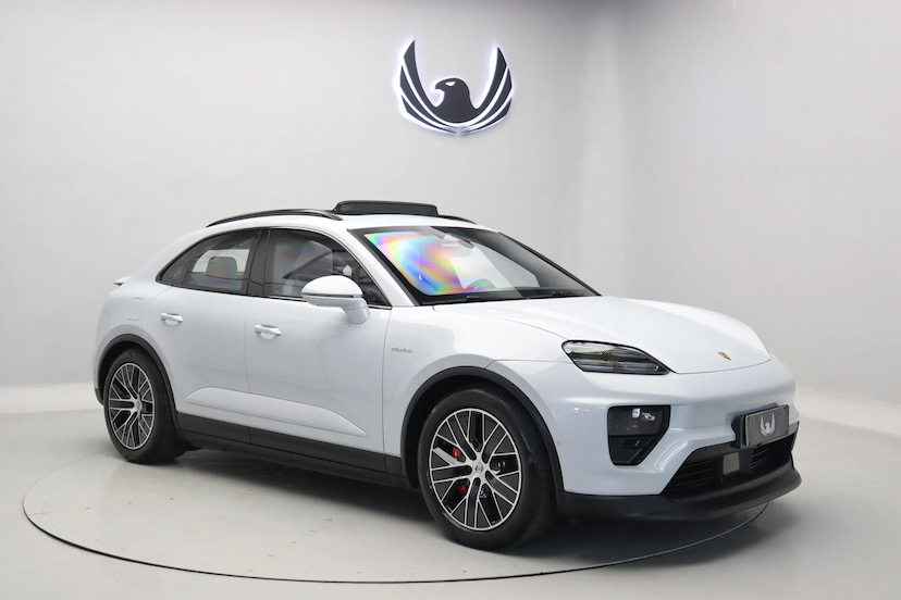 Foto do veículo PORSCHE MACAN 4S ELÉTRICO 2025 27.100 KM R$ 790.000,00