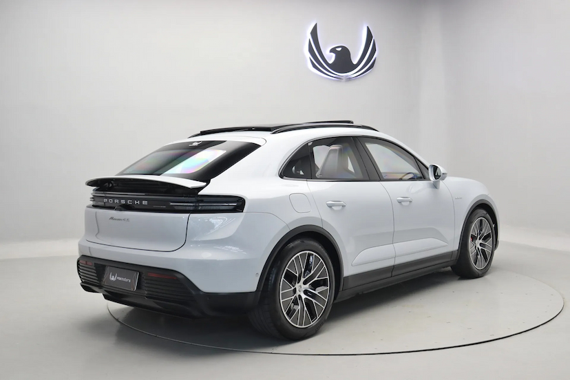 Foto do veículo PORSCHE MACAN 4S ELÉTRICO 2025 27.100 KM R$ 790.000,00