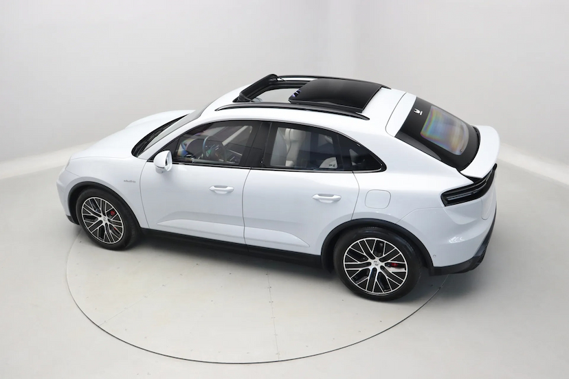 Foto do veículo PORSCHE MACAN 4S ELÉTRICO 2025 27.100 KM R$ 790.000,00