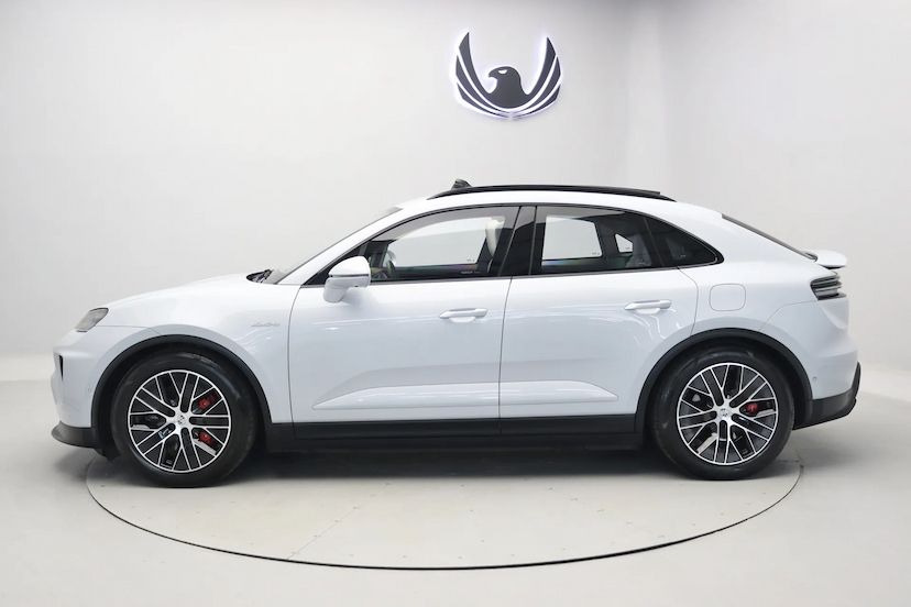 Foto do veículo PORSCHE MACAN 4S ELÉTRICO 2025 27.100 KM R$ 790.000,00