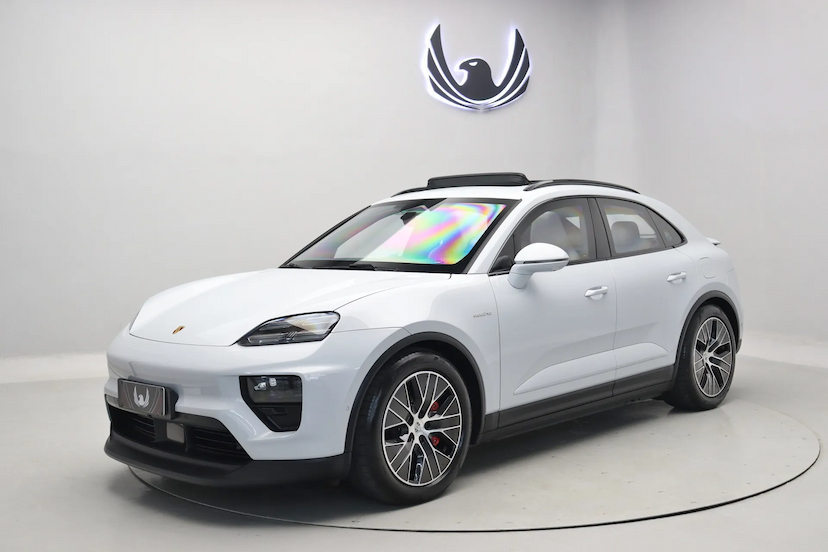Foto do veículo PORSCHE MACAN 4S ELÉTRICO 2025 27.100 KM R$ 790.000,00