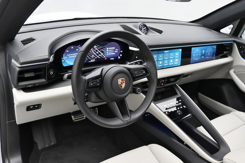 Foto do veículo PORSCHE MACAN 4S ELÉTRICO 2025 27.100 KM R$ 790.000,00